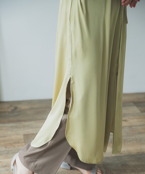 ITEMS URBANRESEARCH（アイテムズ アーバンリサーチ）の「フレンチスリーブサテンワンピース（ワンピース・レディース・グリーン/イエロー/グレー・FREE）」の6枚目の写真