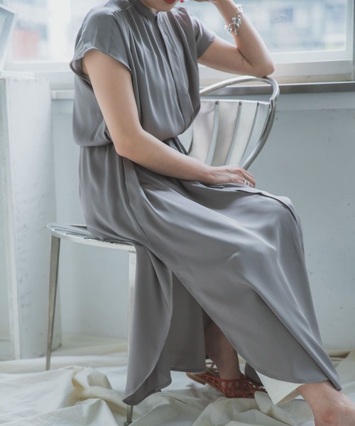 ITEMS URBANRESEARCH（アイテムズ アーバンリサーチ）の「フレンチスリーブサテンワンピース（ワンピース・レディース・グリーン/イエロー/グレー・FREE）」の15枚目の写真