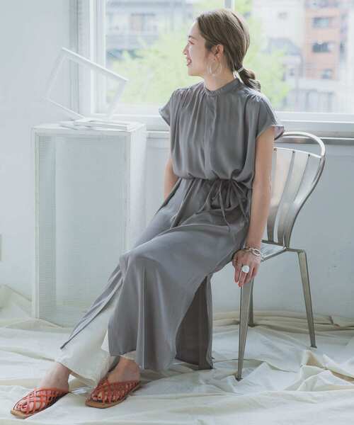 ITEMS URBANRESEARCH（アイテムズ アーバンリサーチ）の「フレンチスリーブサテンワンピース（ワンピース・レディース・グリーン/イエロー/グレー・FREE）」の17枚目の写真