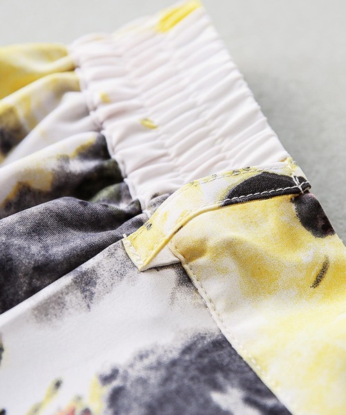 n'OrLABEL（ノアールレーベル）の「『水彩アートプリントワイドパンツ』（その他パンツ・レディース・イエロー/ブルー・1/2）」の5枚目の写真