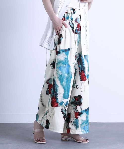 n'OrLABEL（ノアールレーベル）の「『水彩アートプリントワイドパンツ』（その他パンツ・レディース・イエロー/ブルー・1/2）」の13枚目の写真