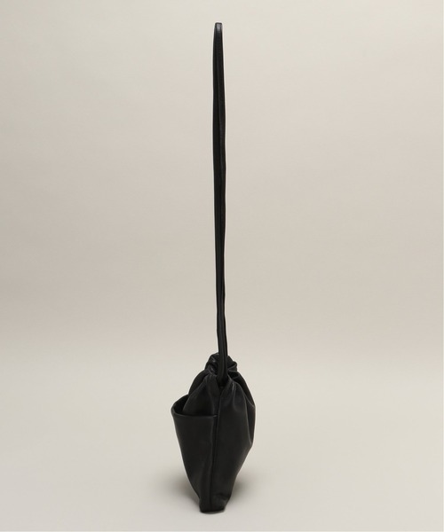 URU（ウル）の「【URU / ウル】 LEATHER POUCH（ショルダーバッグ・メンズ・ブラック・FREE）」の3枚目の写真