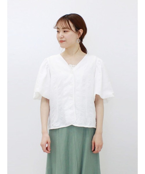 ehka sopo（エヘカソポ）の「Vネックパフスリーブブラウス（シャツ/ブラウス・レディース・ラベンダー/オフホワイト/グリーン/ブラック・ﾌﾘ-）」の2枚目の写真