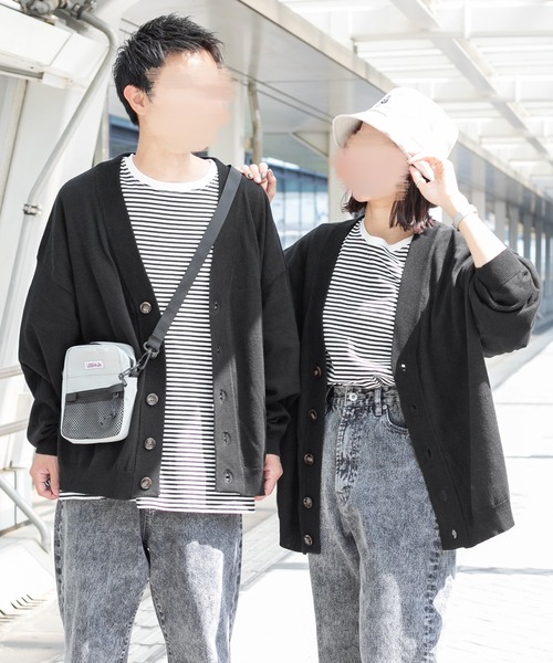 PairPair（ペアペア）の「Vネックルーズカーディガン（ユニセックス）（カーディガン/ボレロ・メンズ・ブラック/マスタード/グレイッシュベージュ/グレイッシュブルー・FREE）」の2枚目の写真