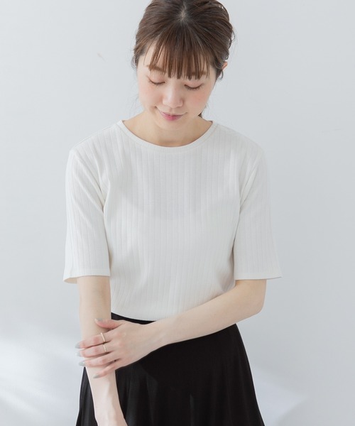 URBAN RESEARCH Sonny Label(アーバンリサーチサニーレーベル)の「汗ジミ防止UVワイドリブTシャツ(Tシャツ/カットソー・レディース・オフホワイト/ピンク/ベージュ/ブラック・FREE)」の2枚目の写真