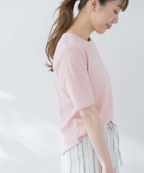 URBAN RESEARCH Sonny Label(アーバンリサーチサニーレーベル)の「汗ジミ防止UVワイドリブTシャツ(Tシャツ/カットソー・レディース・オフホワイト/ピンク/ベージュ/ブラック・FREE)」の5枚目の写真