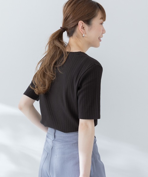 URBAN RESEARCH Sonny Label(アーバンリサーチサニーレーベル)の「汗ジミ防止UVワイドリブTシャツ(Tシャツ/カットソー・レディース・オフホワイト/ピンク/ベージュ/ブラック・FREE)」の9枚目の写真