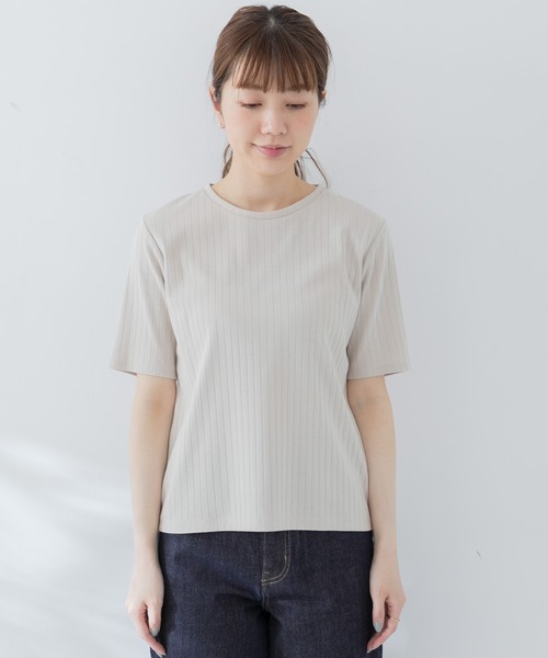 URBAN RESEARCH Sonny Label(アーバンリサーチサニーレーベル)の「汗ジミ防止UVワイドリブTシャツ(Tシャツ/カットソー・レディース・オフホワイト/ピンク/ベージュ/ブラック・FREE)」の19枚目の写真