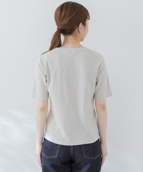 URBAN RESEARCH Sonny Label(アーバンリサーチサニーレーベル)の「汗ジミ防止UVワイドリブTシャツ(Tシャツ/カットソー・レディース・オフホワイト/ピンク/ベージュ/ブラック・FREE)」の21枚目の写真