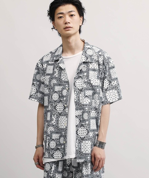 Lulu ＆ Arnie（るるあんどあーにー）の「【セットアップで着用可能】ポリエステル 総柄 オープンカラー 半袖 シャツ（シャツ/ブラウス・メンズ・ブラック系その他/ホワイト系その他・MEDIUM/LARGE/X-LARGE）」の3枚目の写真