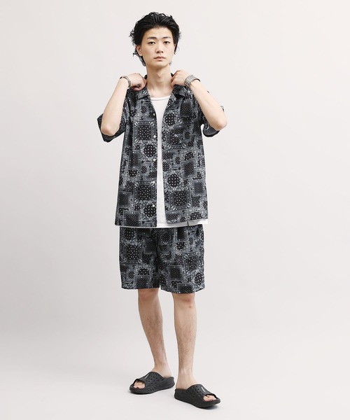 Lulu ＆ Arnie（るるあんどあーにー）の「【セットアップで着用可能】ポリエステル 総柄 オープンカラー 半袖 シャツ（シャツ/ブラウス・メンズ・ブラック系その他/ホワイト系その他・MEDIUM/LARGE/X-LARGE）」の5枚目の写真