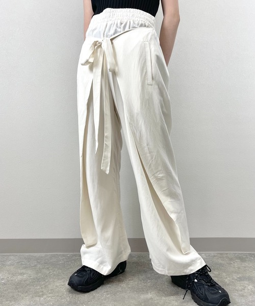 ASTRAL（アストラル）の「【ASTRAL】design wide pants（スラックス・メンズ・アイボリー・ONE SIZE）」の3枚目の写真