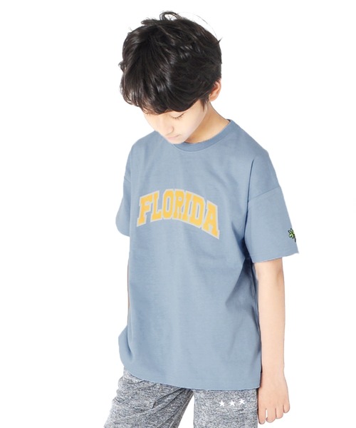 GLAZOS（グラソス）の「天竺・接触冷感ドロップショルダー袖刺繍入りシティロゴ半袖Tシャツ（Tシャツ/カットソー・キッズ・チャコールグレー/ライトブルー/ベージュ・130cm/140cm/150cm/160cm/170cm）」の3枚目の写真