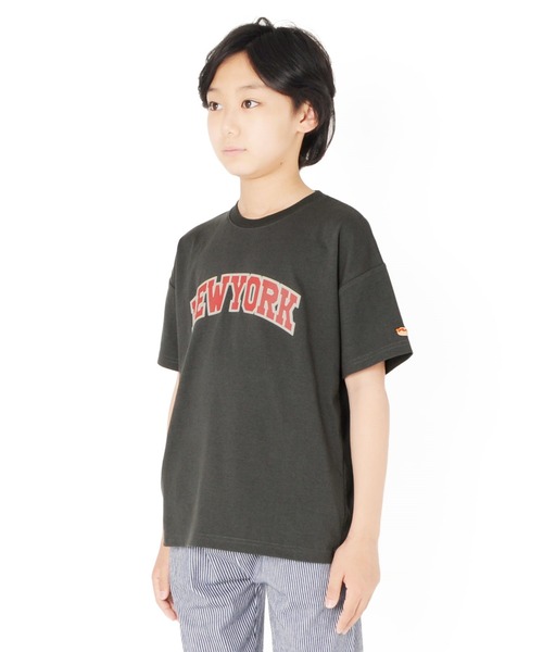 GLAZOS（グラソス）の「天竺・接触冷感ドロップショルダー袖刺繍入りシティロゴ半袖Tシャツ（Tシャツ/カットソー・キッズ・チャコールグレー/ライトブルー/ベージュ・130cm/140cm/150cm/160cm/170cm）」の9枚目の写真