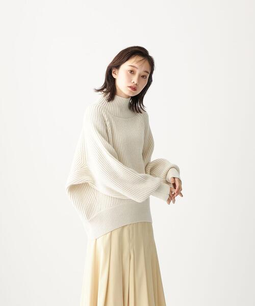 CITEN(シテン)の「<CITEN(シテン)> アゼ スリット タートル ニット(ニット/セーター・レディース・オフホワイト/ダークグレー/ベージュ/ライトピンク/マスタード/ライトブルー・FREE)」の19枚目の写真