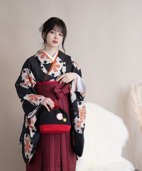 utatane(ウタタネ)の「袴セット アンティーク雪輪(着物・レディース・ブラック・M)」の2枚目の写真