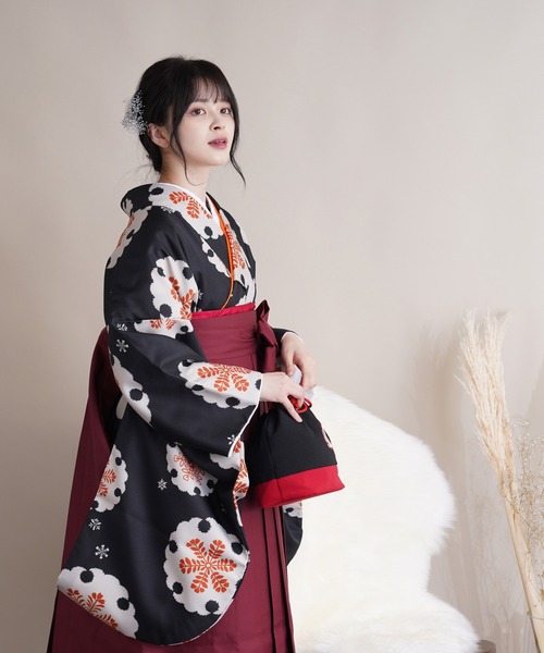 utatane(ウタタネ)の「袴セット アンティーク雪輪(着物・レディース・ブラック・M)」の5枚目の写真