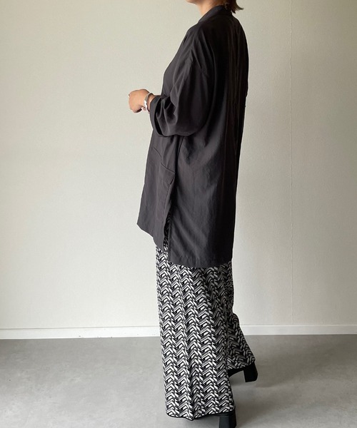 y/m by misato（イムバイミサト）の「スタンドシャツジャケット（その他アウター・レディース・チャコールグレー/ベージュ・FREE）」の5枚目の写真