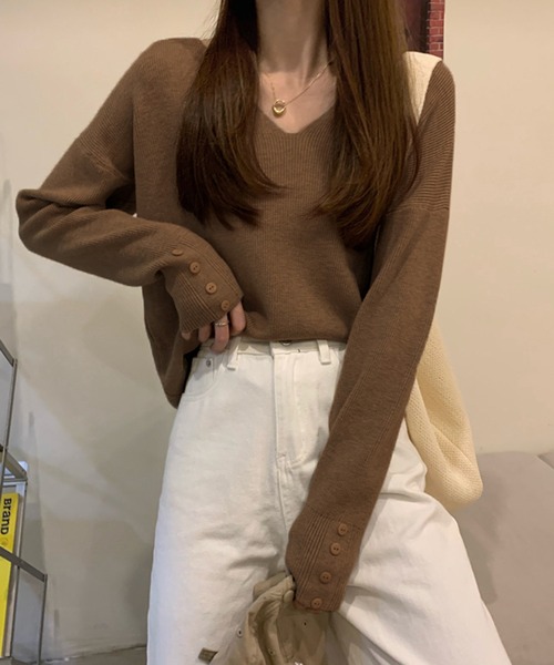 Jewelobe(ジュエローブ)の「スリーブボタンキーネックニット(ニット/セーター・レディース・ベージュ/アイボリー/ブラウン/ブラック・FREE)」の12枚目の写真
