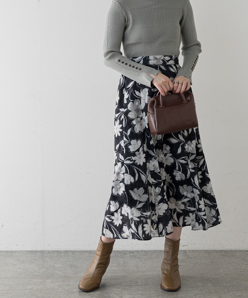 natural couture（ナチュラルクチュール）の「オリエンタル花柄ジャガードスカート（スカート・レディース・ブラック/グレー/ピンク・FREE）」の2枚目の写真