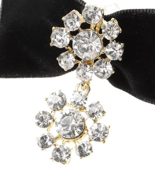 INGNI(イング)の「クリスタルパーツ付リボンピアス(ピアス(両耳用)・レディース・ブラック・ONE SIZE)」の4枚目の写真