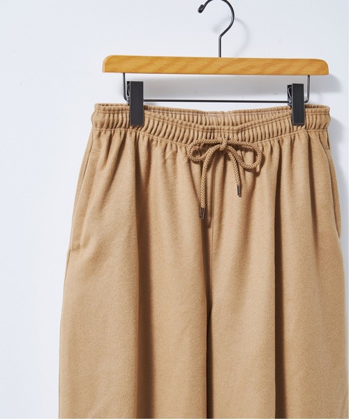 marka（マーカ）の「【marka / マーカ】別注 super120’s BEAVER GYM PANTS（その他パンツ・メンズ・キャメル・2/3）」の2枚目の写真