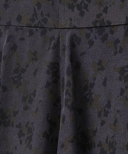 CLANE（クラネ）の「JACQUARD FLOWER FLARE SKIRT（スカート・レディース・レッド・1/2/0）」の22枚目の写真