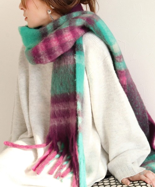 reca（レカ）の「【ZOZOTOWN限定】モコモコボリュームストール（ストール/ショール・レディース・ブラック系その他/ブラウン系その他/ブラック系その他2/グリーン系その他/オレンジ系その他/ピンク系/イエロー系・FREE）」の4枚目の写真