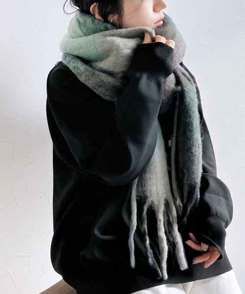 reca（レカ）の「【ZOZOTOWN限定】モコモコボリュームストール（ストール/ショール・レディース・ブラック系その他/ブラウン系その他/ブラック系その他2/グリーン系その他/オレンジ系その他/ピンク系/イエロー系・FREE）」の18枚目の写真