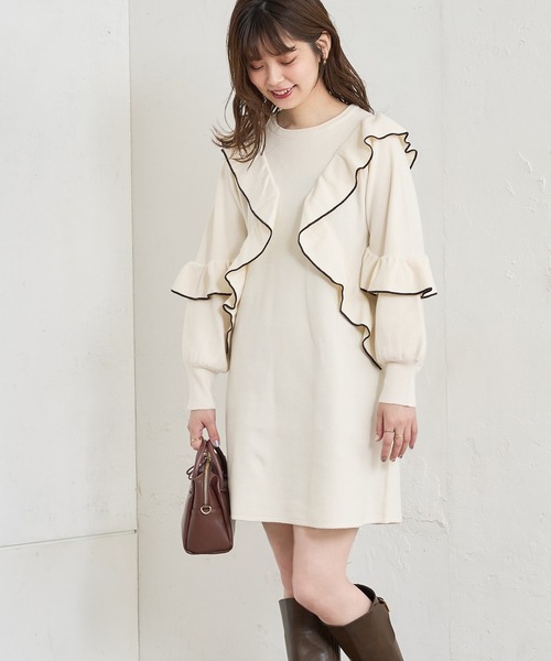 natural couture(ナチュラルクチュール)の「【WEB限定】ラッフルフリルニットチュニックワンピース(ワンピース・レディース・カーキ/ブラック/グレー/オフホワイト・FREE)」の3枚目の写真
