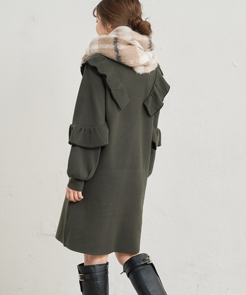 natural couture(ナチュラルクチュール)の「【WEB限定】ラッフルフリルニットチュニックワンピース(ワンピース・レディース・カーキ/ブラック/グレー/オフホワイト・FREE)」の17枚目の写真