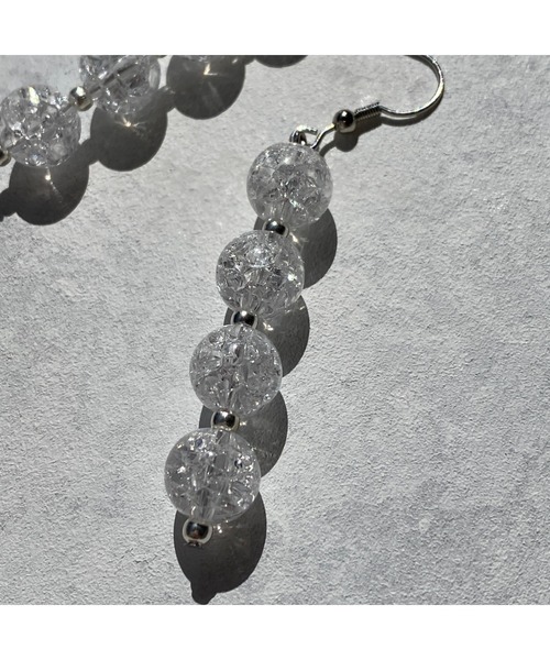 tone(トーン)の「【-lensa-】クラッシュビーズでシンプルピアス(MA)(ピアス(両耳用)・レディース・クリア・FREE)」の2枚目の写真