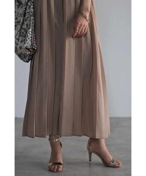 Bonjour Sagan（ボンジュールサガン）の「プリーツ切替バンドカラーワンピース（ワンピース・レディース・ホワイト/ベージュ・FREE）」の6枚目の写真