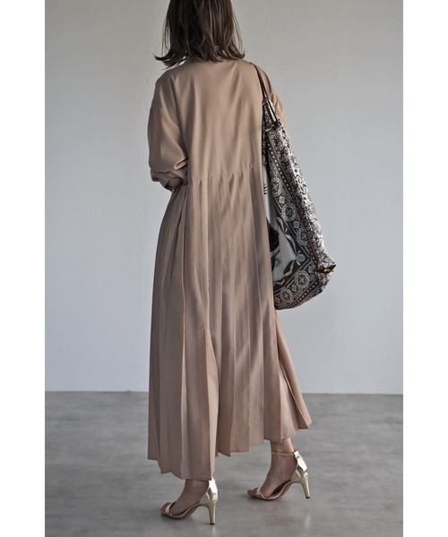 Bonjour Sagan（ボンジュールサガン）の「プリーツ切替バンドカラーワンピース（ワンピース・レディース・ホワイト/ベージュ・FREE）」の15枚目の写真