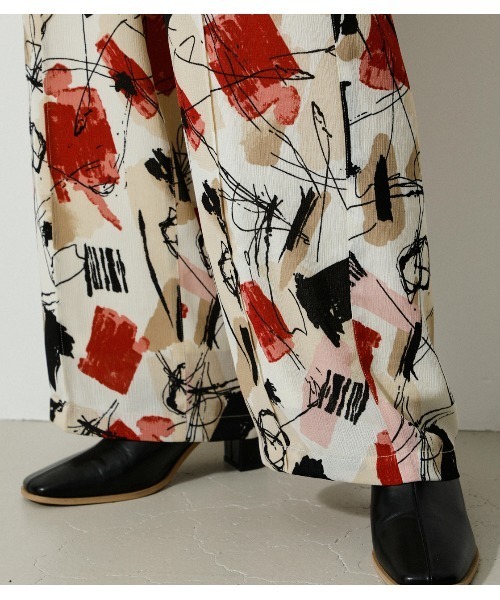 AZUL by moussy（アズールバイマウジー）の「MIX PAINT PANTS/ミックスペイントパンツ（その他パンツ・レディース・グリーン系その他/レッド系その他・SMALL/MEDIUM）」の5枚目の写真