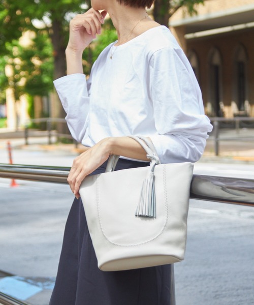 LAZY SUSAN（レイジースーザン）の「ショルダーバッグ ポケット