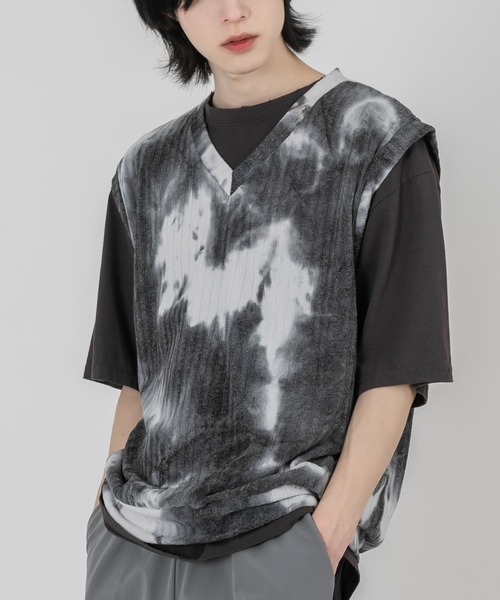 FOLLOWIN（フォロウィン）の「【UNISEX】タイダイサマーニットベスト（ベスト・レディース・ブラック/レッド・FREE）」の7枚目の写真