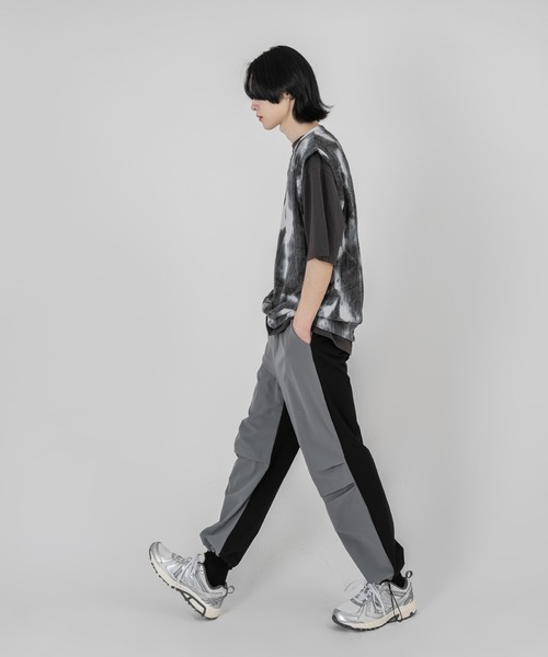 FOLLOWIN（フォロウィン）の「【UNISEX】タイダイサマーニットベスト（ベスト・レディース・ブラック/レッド・FREE）」の8枚目の写真