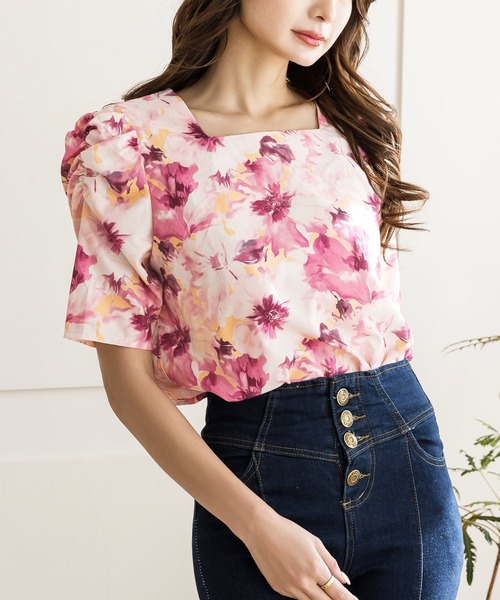 Julia Boutique(ジュリアブティック)の「Amour Flower・スクエアネックパワショルトップス/22078(Tシャツ/カットソー・レディース・オレンジ/ブルー・ONE)」の2枚目の写真