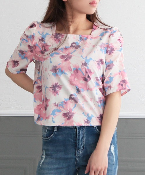Julia Boutique(ジュリアブティック)の「Amour Flower・スクエアネックパワショルトップス/22078(Tシャツ/カットソー・レディース・オレンジ/ブルー・ONE)」の1枚目の写真
