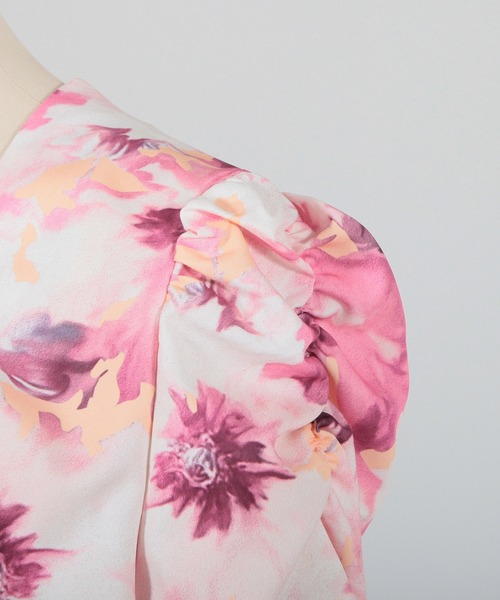 Julia Boutique(ジュリアブティック)の「Amour Flower・スクエアネックパワショルトップス/22078(Tシャツ/カットソー・レディース・オレンジ/ブルー・ONE)」の15枚目の写真