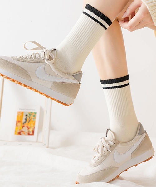 Fun & Daily(ファンアンドデイリー)の「F&D : ツートンラインソックス(ソックス/靴下・メンズ・ホワイト/ブラック/ブラウン/グレー/ベージュ・FREE)」の9枚目の写真