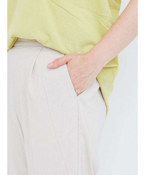 Lugnoncure(ルノンキュール)の「ストレッチセンタープレステーパードパンツ(その他パンツ・レディース・ブラック/ベージュ/イエロー/グリーン・フリ-)」の8枚目の写真