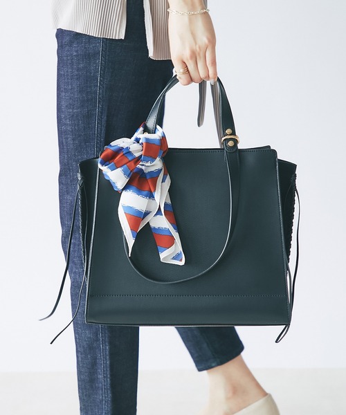 un dix cors（アンディコール）の「コーディネートのポイントに　ストライプスカーフ（バンダナ/スカーフ・レディース・ブラウン/ネイビー・FREE）」の12枚目の写真