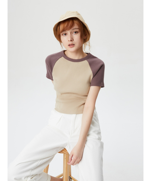 GAP（ギャップ）の「リブ カラーブロック Tシャツ（Tシャツ/カットソー・レディース・ベージュ/ホワイト/グリーン/ブルー・L/S/M/XS/XL/XXS）」の3枚目の写真