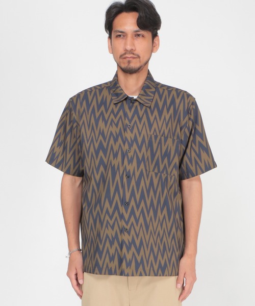 ikka（イッカ）の「ジオメトリックプリントシャツ（シャツ/ブラウス・メンズ・ベージュ/ネイビー・L/M/XL/S）」の13枚目の写真