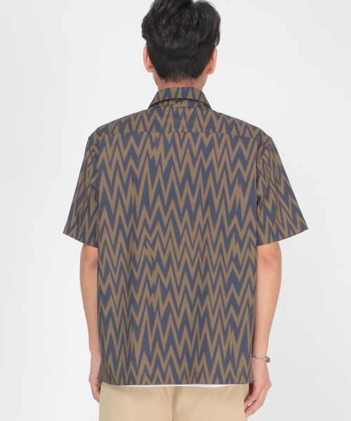 ikka（イッカ）の「ジオメトリックプリントシャツ（シャツ/ブラウス・メンズ・ベージュ/ネイビー・L/M/XL/S）」の11枚目の写真