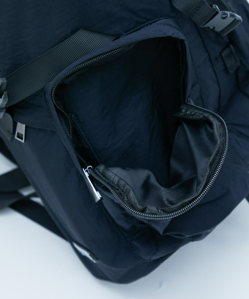 UNITED TOKYO（ユナイテッドトウキョウ）の「ウェイブナイロンバックパック（バックパック/リュック・メンズ・ブラック・FREE）」の13枚目の写真