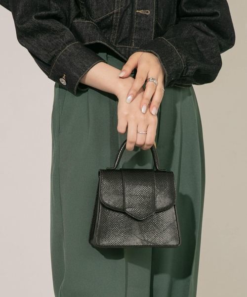 KBF（ケイビーエフ）の「ワンハンドル2WAYミニBAG（ショルダーバッグ・レディース・ブルー/ライトベージュ/ブラック・ONE）」の16枚目の写真
