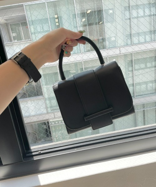 sakishimatokyo(サキシマトーキョー)の「スクエア2WAYバッグ(バックパック/リュック・レディース・ブラック/グリーン/グレイッシュベージュ・フリ-)」の6枚目の写真